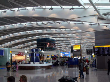 Heathrow_T5-wikimedia.jpg